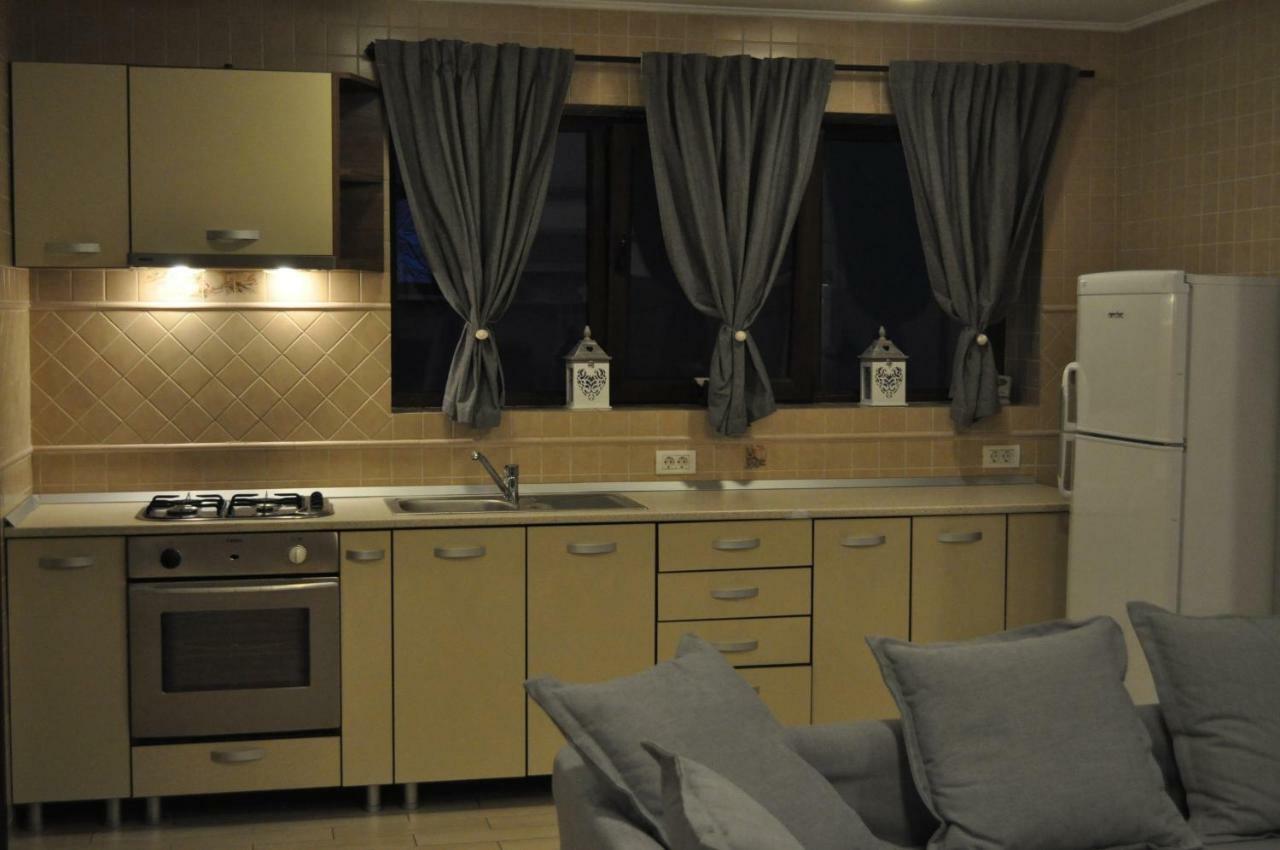 Sleep & Fly Apartment Otopeni Eksteriør billede