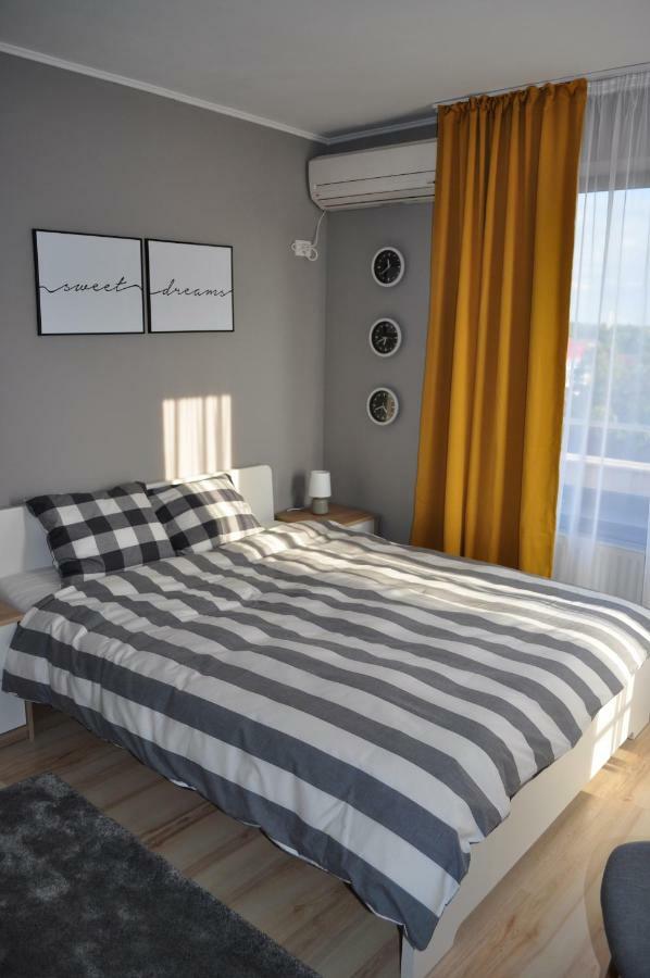 Sleep & Fly Apartment Otopeni Eksteriør billede
