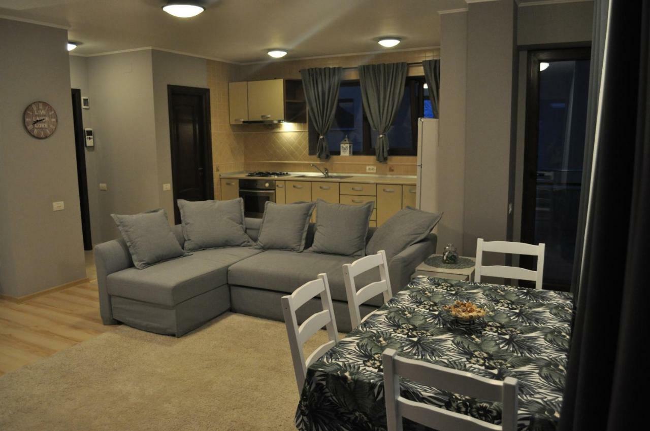 Sleep & Fly Apartment Otopeni Eksteriør billede